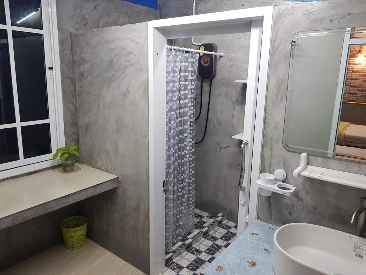 Baan Thabthong Homestay Ban Pak Nam  Экстерьер фото